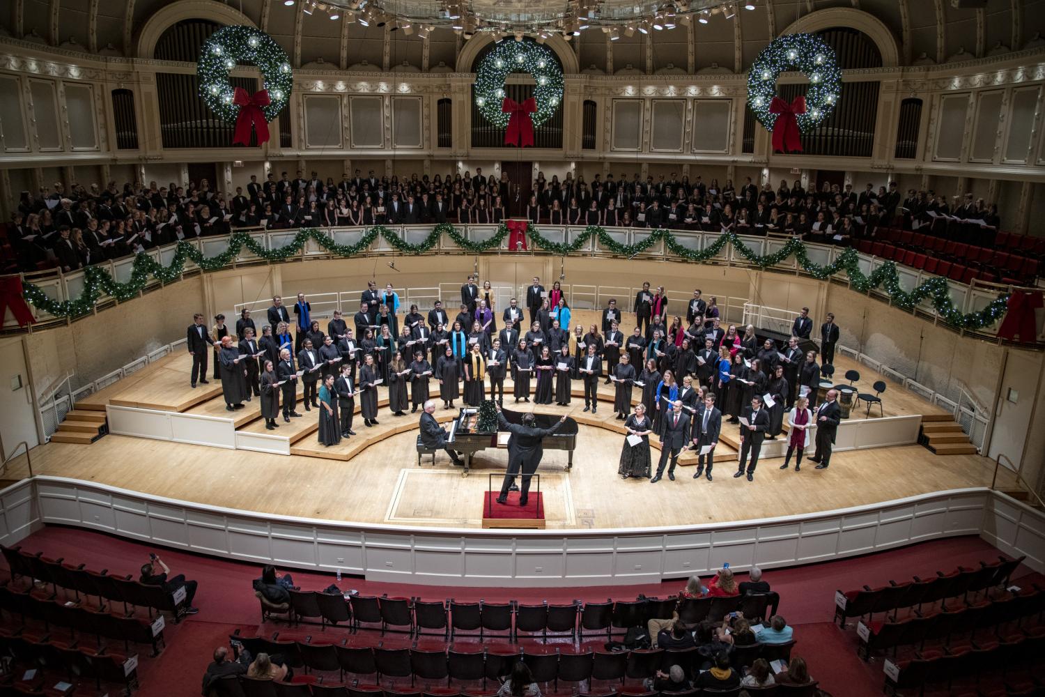 <a href='http://ej9.uuchaxun.com'>全球十大赌钱排行app</a>合唱团在芝加哥交响音乐厅演出.